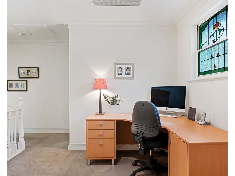 20 John Fisher Dr, Torrens Park SA 5062