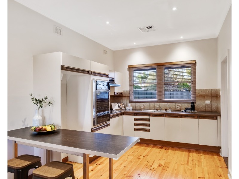 15 Koolunda Avenue, Woodville South SA 5011