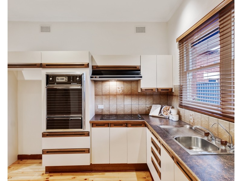 15 Koolunda Avenue, Woodville South SA 5011