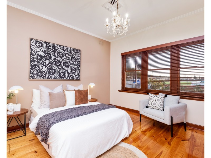 15 Koolunda Avenue, Woodville South SA 5011