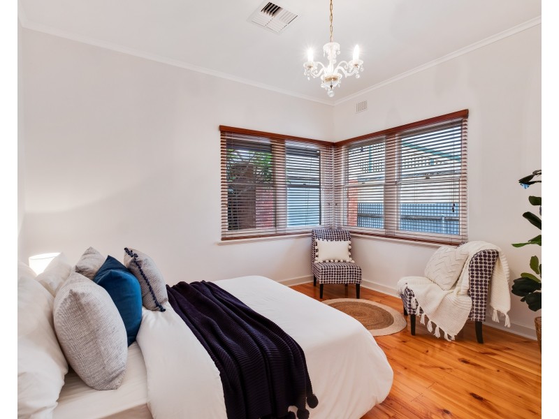 15 Koolunda Avenue, Woodville South SA 5011