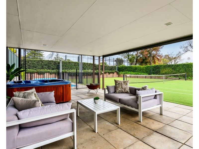 4 Inverloch Avenue, Torrens Park SA 5062