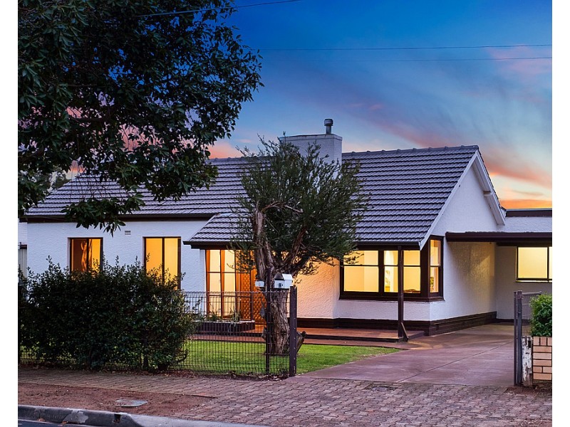 9 Neville Avenue, Clarence Gardens SA 5039