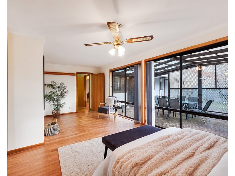 9 Neville Avenue, Clarence Gardens SA 5039