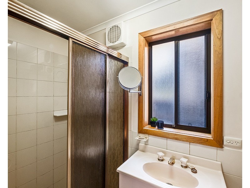 9 Neville Avenue, Clarence Gardens SA 5039