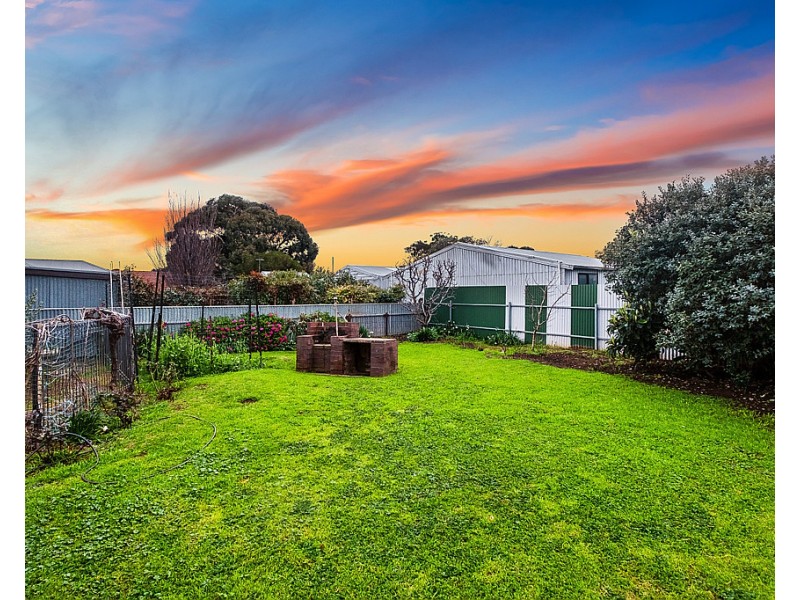 9 Neville Avenue, Clarence Gardens SA 5039