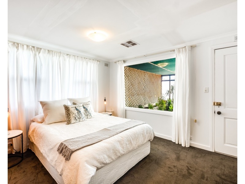 305 Shepherds Hill Road, Eden Hills SA 5050