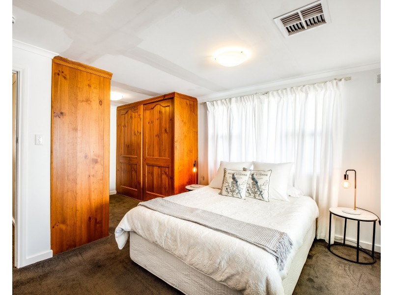 305 Shepherds Hill Road, Eden Hills SA 5050