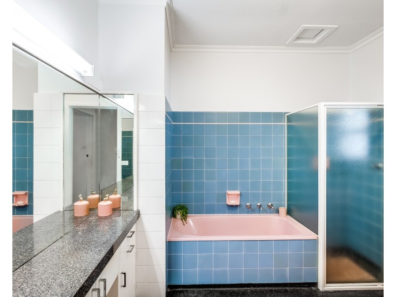 305 Shepherds Hill Road, Eden Hills SA 5050