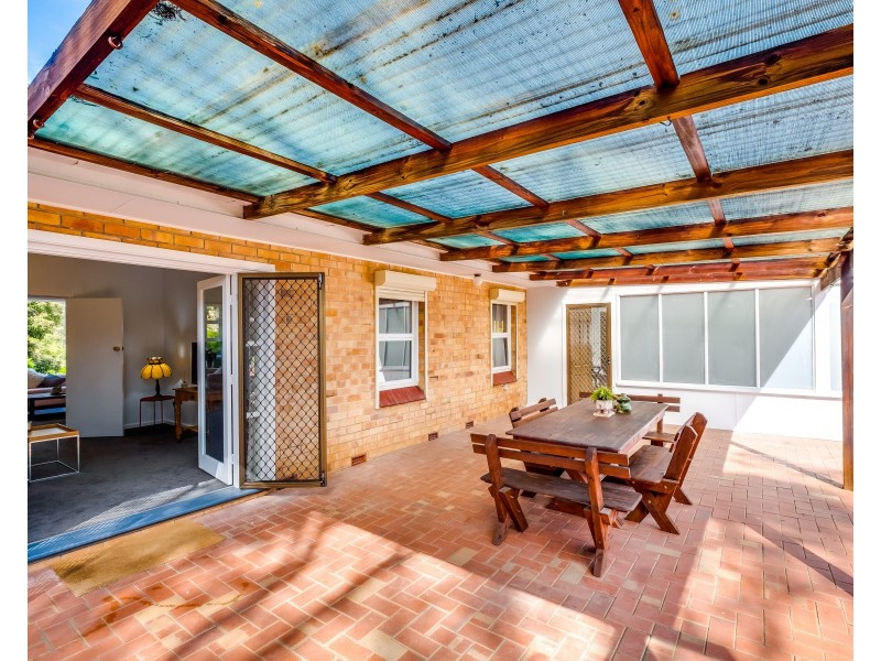305 Shepherds Hill Road, Eden Hills SA 5050