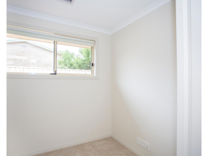 9 Scott Ave, Clovelly Park SA 5042