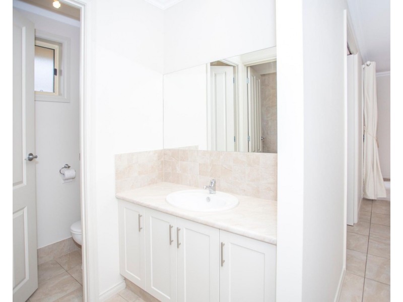 9 Scott Ave, Clovelly Park SA 5042