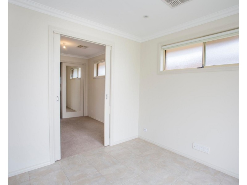 9 Scott Ave, Clovelly Park SA 5042