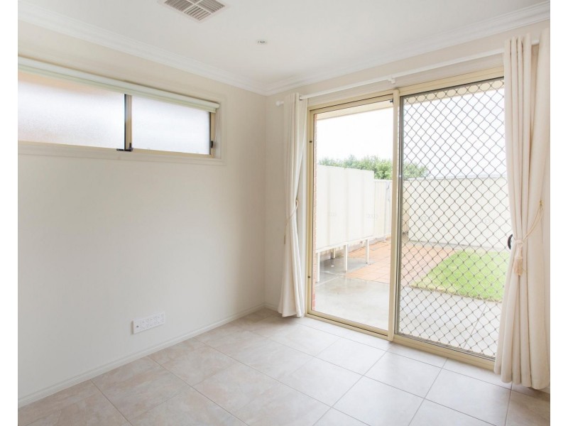 9 Scott Ave, Clovelly Park SA 5042