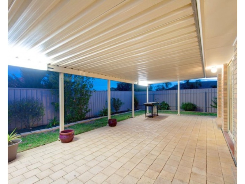 11 Verdant Parade, Woodcroft SA 5162