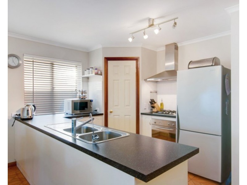 11 Verdant Parade, Woodcroft SA 5162