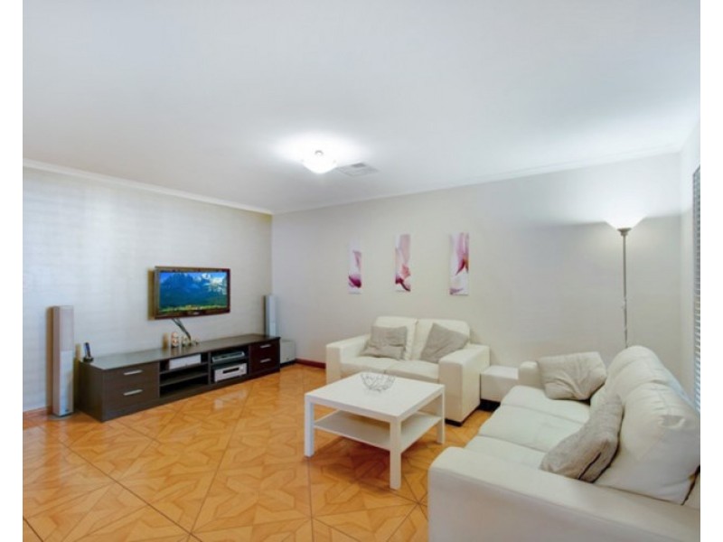 11 Verdant Parade, Woodcroft SA 5162