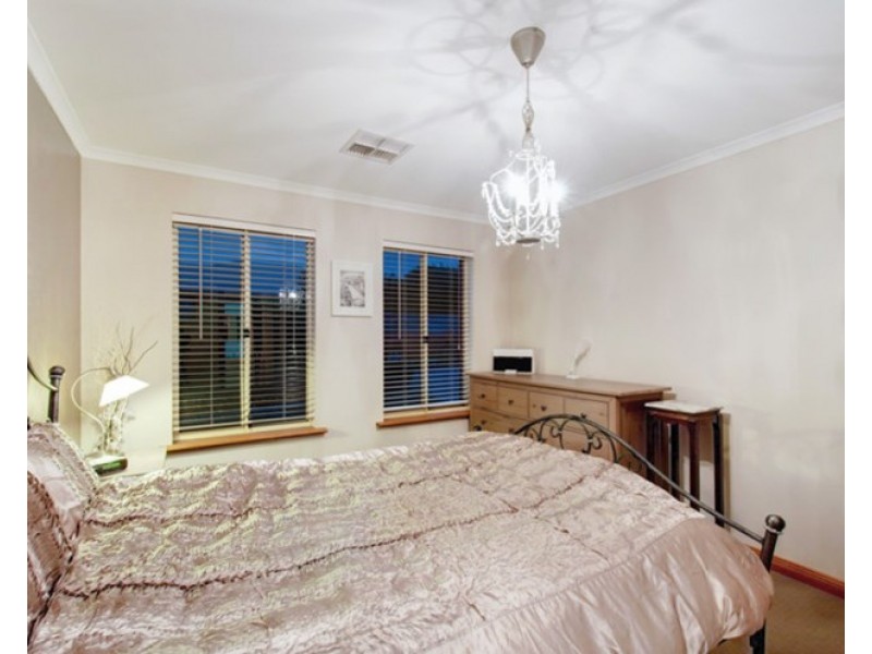 11 Verdant Parade, Woodcroft SA 5162