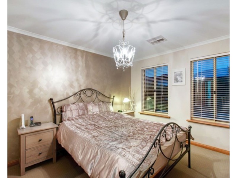 11 Verdant Parade, Woodcroft SA 5162