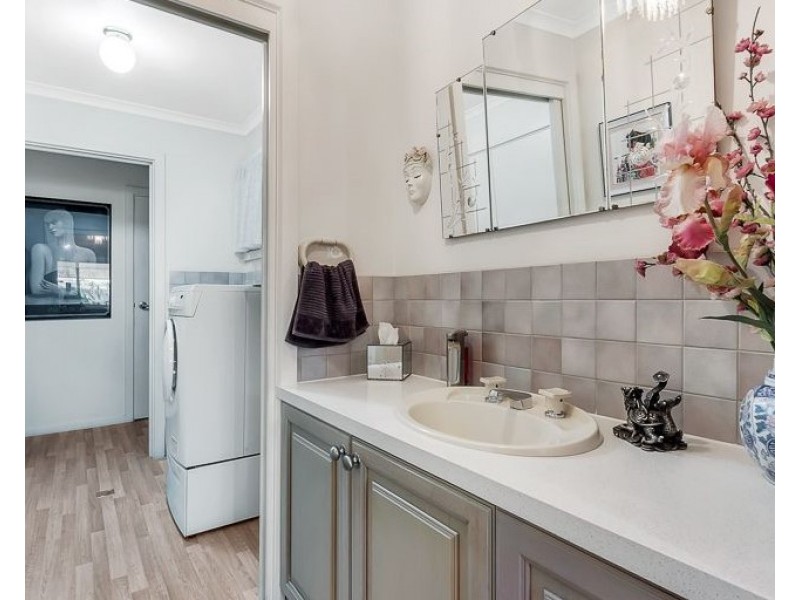 12 Carrondown Walk, Brompton SA 5007