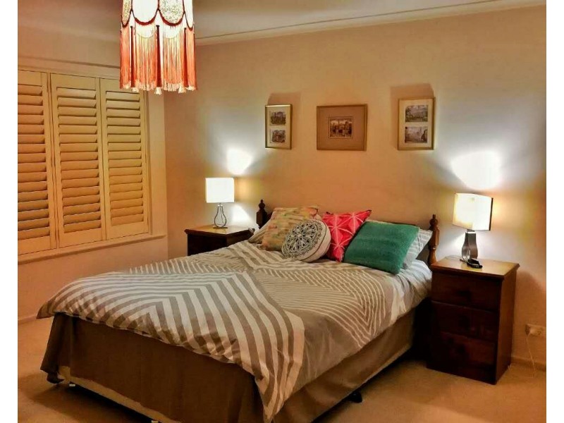 12 Carrondown Walk, Brompton SA 5007