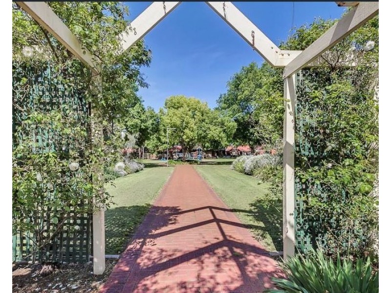 12 Carrondown Walk, Brompton SA 5007