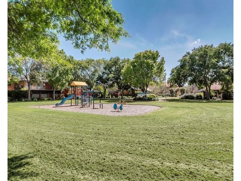 12 Carrondown Walk, Brompton SA 5007