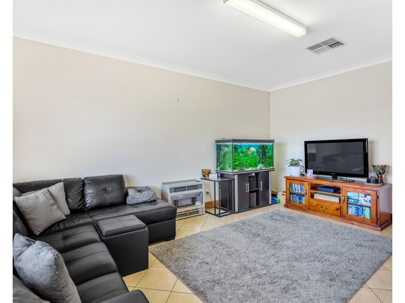1A Carbnet Place, Seacombe Gardens SA 5047