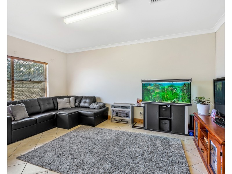 1A Carbnet Place, Seacombe Gardens SA 5047