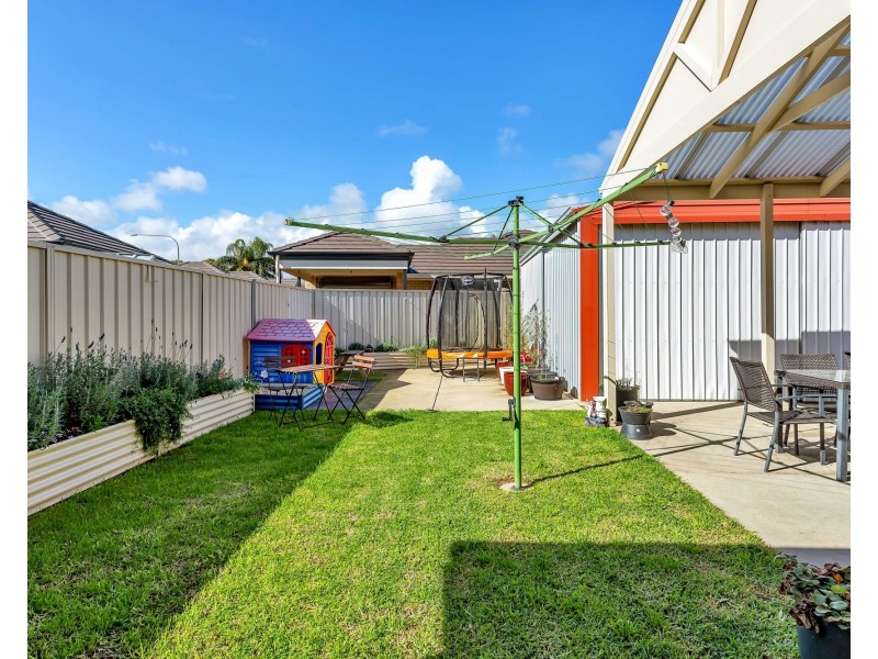 1A Carbnet Place, Seacombe Gardens SA 5047