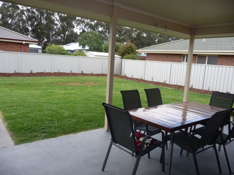 6 Dumfries Court, Moama NSW 2731