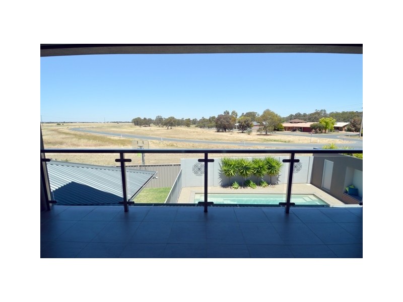 55 Genevieve Avenue, Echuca VIC 3564