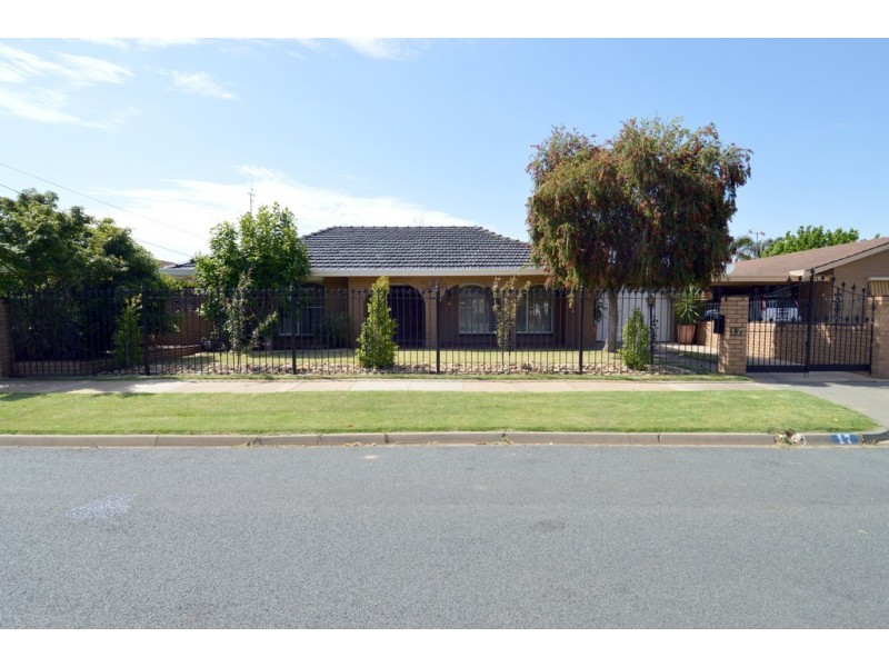 17 Rutley Crescent, Echuca VIC 3564