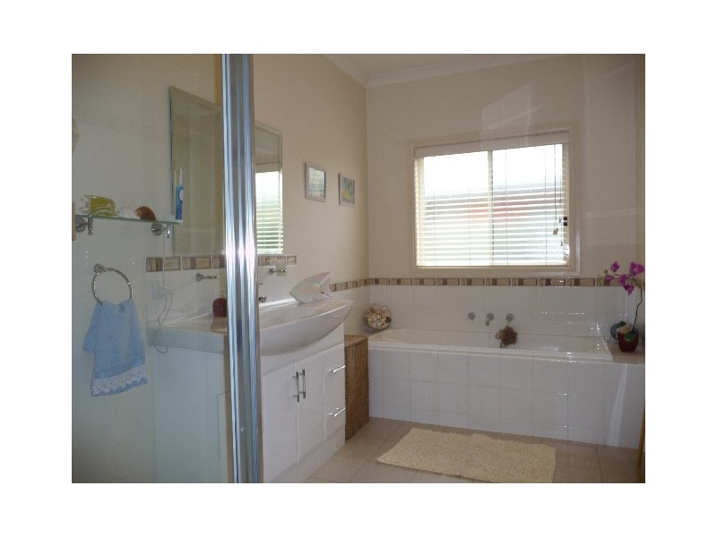 4 Warden Street, Moama NSW 2731