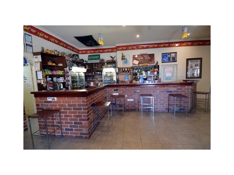 Falcon Hotel Murray Valley Highway, Echuca VIC 3564
