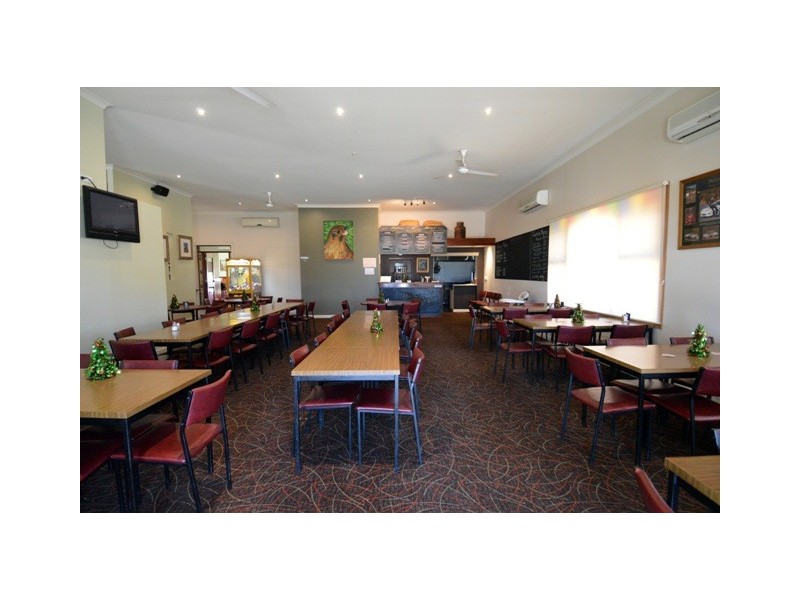 Falcon Hotel Murray Valley Highway, Echuca VIC 3564