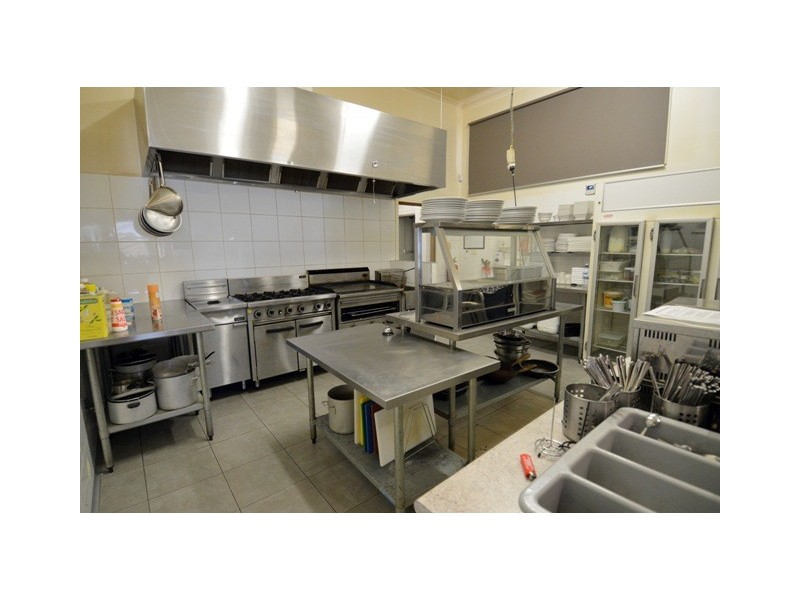 Falcon Hotel Murray Valley Highway, Echuca VIC 3564