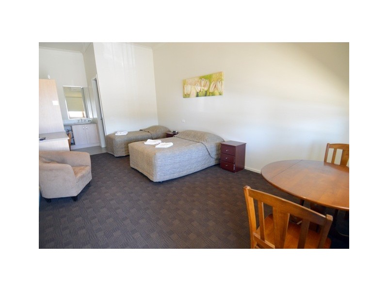 Falcon Hotel Murray Valley Highway, Echuca VIC 3564