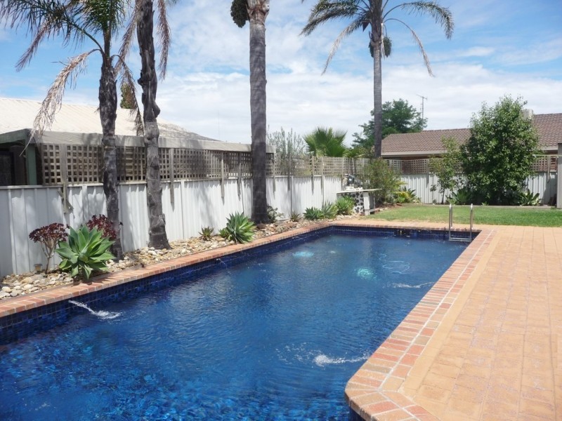 1 5 Adelaide Crescent, Echuca VIC 3564