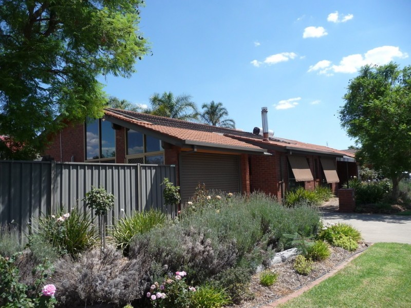 1 5 Adelaide Crescent, Echuca VIC 3564