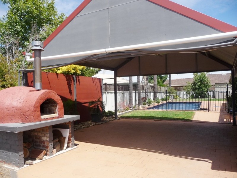 1 5 Adelaide Crescent, Echuca VIC 3564