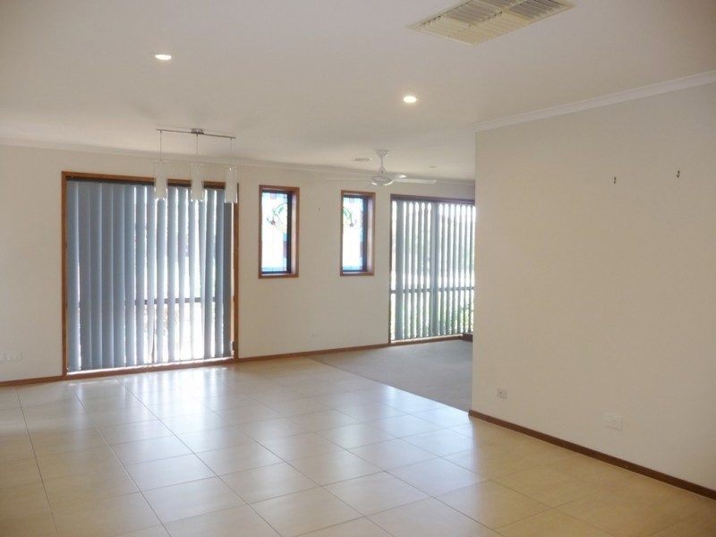 1 5 Adelaide Crescent, Echuca VIC 3564