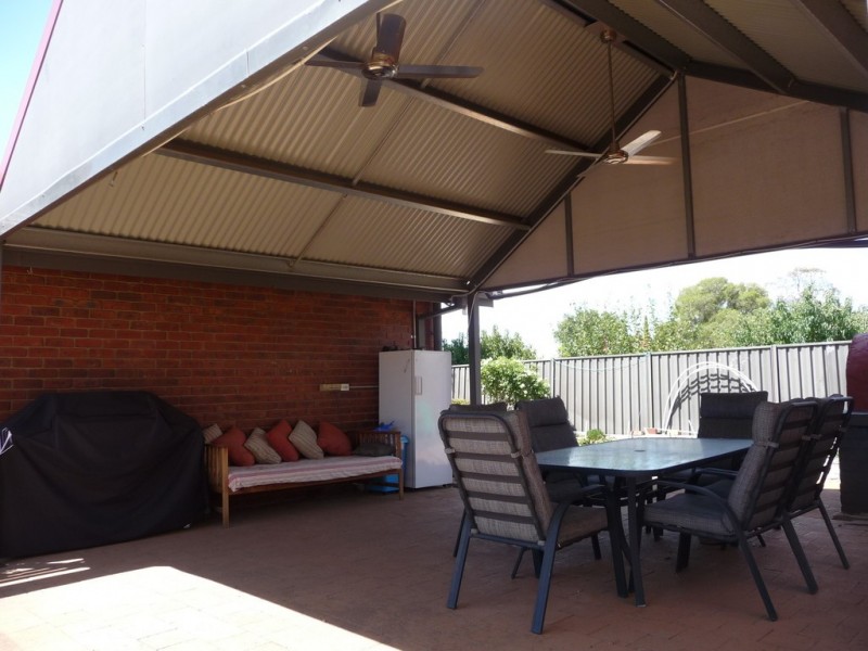 1 5 Adelaide Crescent, Echuca VIC 3564