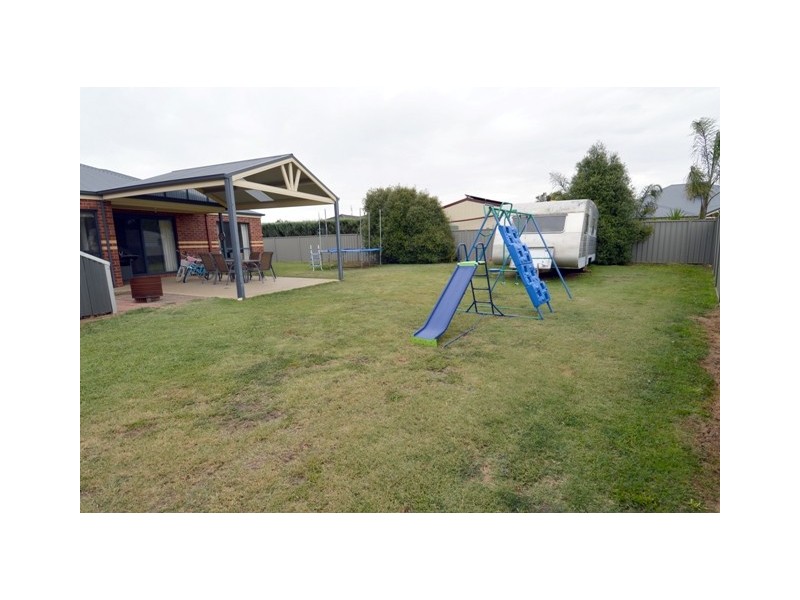 6 Yeovil Court, Echuca VIC 3564