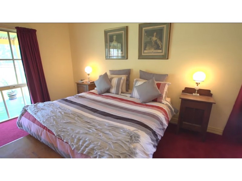 1135 Perricoota Road, Moama NSW 2731