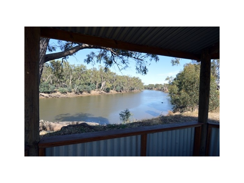 1135 Perricoota Road, Moama Via, Echuca VIC 3564