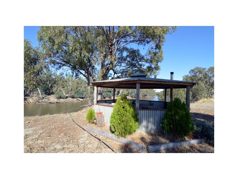 1135 Perricoota Road, Moama Via, Echuca VIC 3564