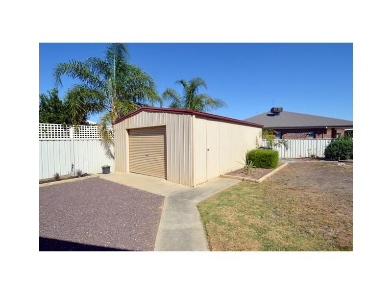 6 McLaren Drive, Moama NSW 2731