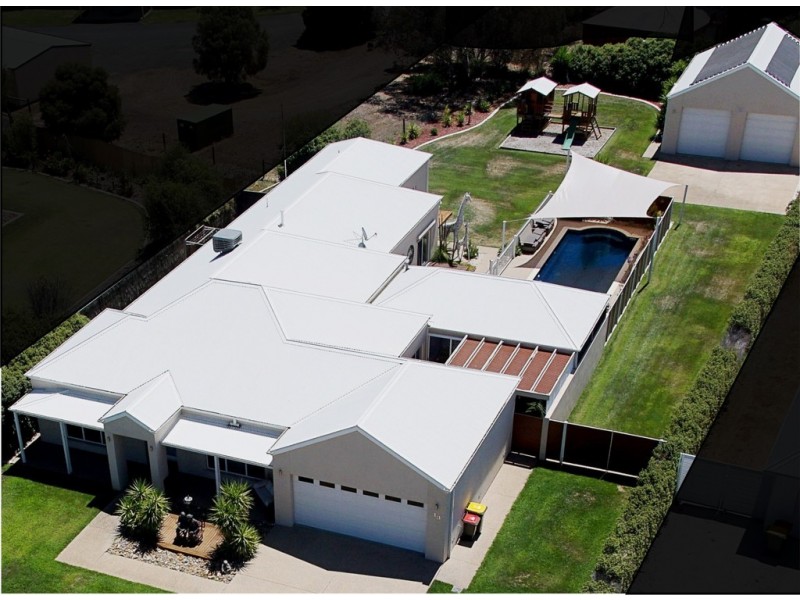 1 3 Silver Gum Place, MOAMA  via, Echuca VIC 3564