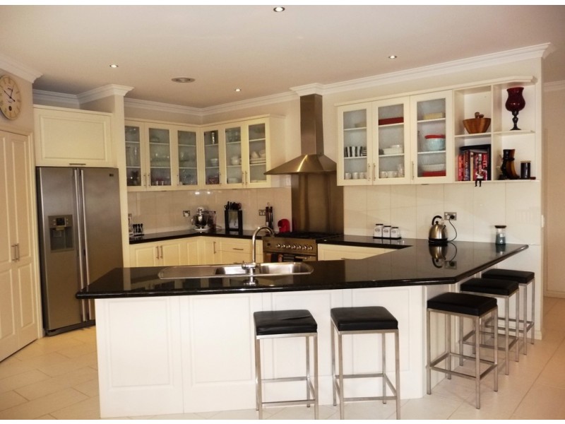 1 3 Silver Gum Place, MOAMA  via, Echuca VIC 3564